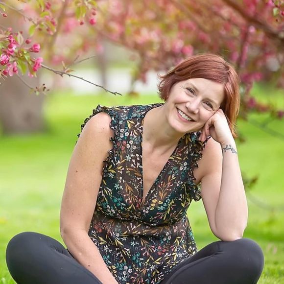 Meet your Posher, Victoria - Picture 1 of 2